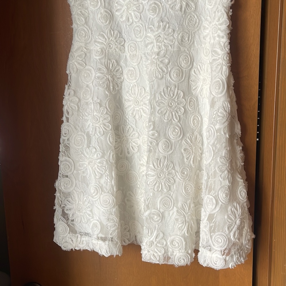 White Floral Dress - Picture 3 of 8